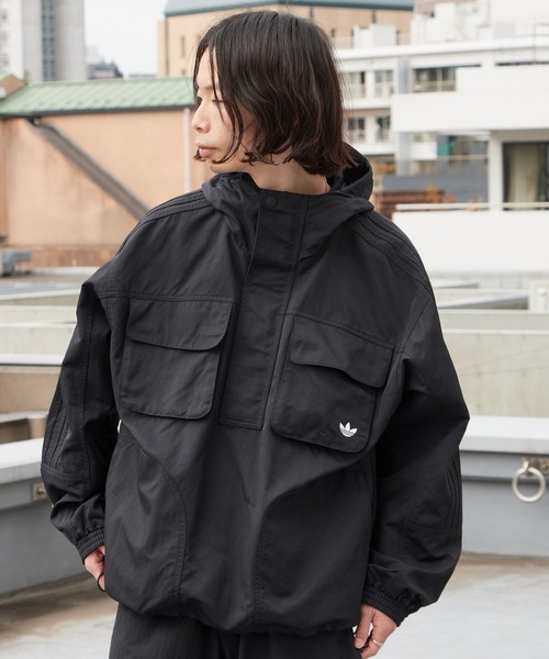 adidas(アディダス)の「adidas/アディダス トレフォイルロゴ ブリットコアパーカー ナイロンジャケット 2026年 夏 夏服(ナイロンジャケット・メンズ・ブラック・M/L/XL)」の22枚目の写真