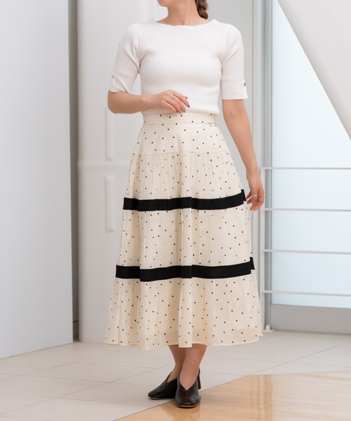 STRAWBERRY-FIELDS(ストロベリーフィールズ)の「【元宝塚トップ娘役 舞空瞳さん着用】ウェーブドロップ_ドットプリーツティアードスカート(スカート・レディース・ホワイト×ブラック/ブラック・2)」の6枚目の写真