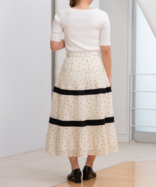 STRAWBERRY-FIELDS(ストロベリーフィールズ)の「【元宝塚トップ娘役 舞空瞳さん着用】ウェーブドロップ_ドットプリーツティアードスカート(スカート・レディース・ホワイト×ブラック/ブラック・2)」の8枚目の写真