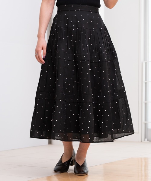 STRAWBERRY-FIELDS(ストロベリーフィールズ)の「【元宝塚トップ娘役 舞空瞳さん着用】ウェーブドロップ_ドットプリーツティアードスカート(スカート・レディース・ホワイト×ブラック/ブラック・2)」の11枚目の写真