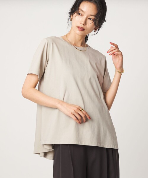 green label relaxing(グリーンレーベルリラクシング)の「【WEB限定】<at ease>バック フレア カットソー 接触冷感 UVカット 遮熱(Tシャツ/カットソー・レディース・ホワイト/ライトブルー/ブラック/ベージュ/ダークブラウン・FREE)」の5枚目の写真