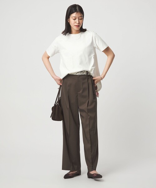 green label relaxing(グリーンレーベルリラクシング)の「【WEB限定】<at ease>バック フレア カットソー 接触冷感 UVカット 遮熱(Tシャツ/カットソー・レディース・ホワイト/ライトブルー/ブラック/ベージュ/ダークブラウン・FREE)」の10枚目の写真