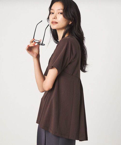 green label relaxing(グリーンレーベルリラクシング)の「【WEB限定】<at ease>バック フレア カットソー 接触冷感 UVカット 遮熱(Tシャツ/カットソー・レディース・ホワイト/ライトブルー/ブラック/ベージュ/ダークブラウン・FREE)」の17枚目の写真