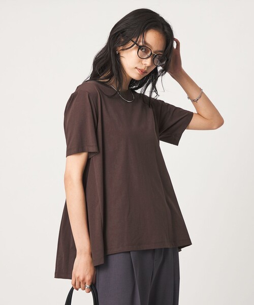green label relaxing(グリーンレーベルリラクシング)の「【WEB限定】<at ease>バック フレア カットソー 接触冷感 UVカット 遮熱(Tシャツ/カットソー・レディース・ホワイト/ライトブルー/ブラック/ベージュ/ダークブラウン・FREE)」の18枚目の写真