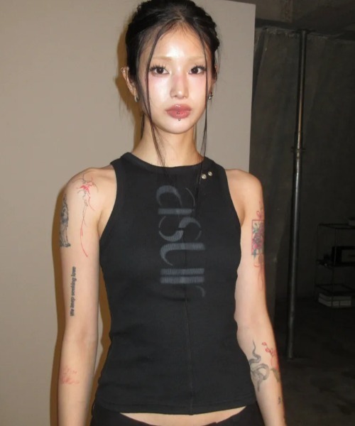 as you are(アズユーアー)の「◇ASYOUARE◇ソーイング ターン ロゴ スリーブレス SEWING TURN LOGO SLEEVELESS(タンクトップ・レディース・ブラック/ホワイト・FREE)」の17枚目の写真