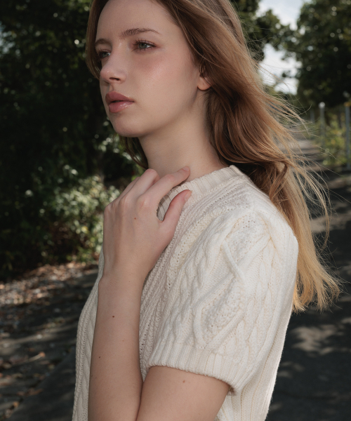 DEHEVE（デヘヴェ）の「Half Sleeve Cable Knit [Ivory]（ニット/セーター・レディース・アイボリー・FREE）」の3枚目の写真