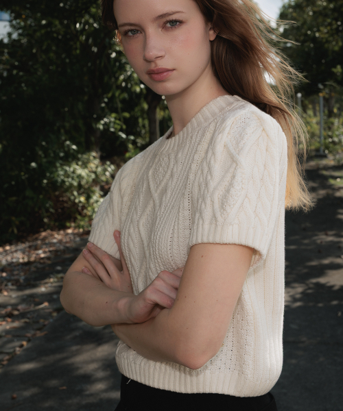 DEHEVE（デヘヴェ）の「Half Sleeve Cable Knit [Ivory]（ニット/セーター・レディース・アイボリー・FREE）」の4枚目の写真