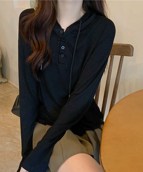 SallyLunn(サリーラン)の「ヘンリーネック フード付き ルーズカットソー(Tシャツ/カットソー・レディース・ホワイト/グレー/ブラック・MEDIUM/LARGE)」の2枚目の写真