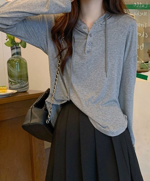 SallyLunn(サリーラン)の「ヘンリーネック フード付き ルーズカットソー(Tシャツ/カットソー・レディース・ホワイト/グレー/ブラック・MEDIUM/LARGE)」の17枚目の写真