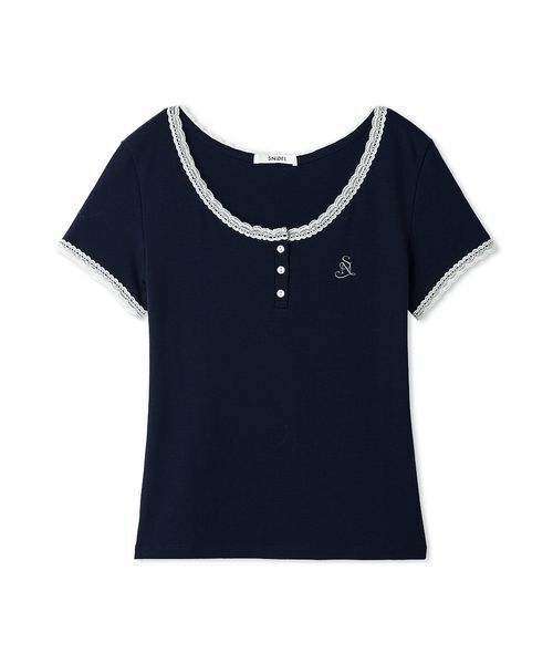 SNIDEL（スナイデル）の「【WEB限定カラーあり】レースデザインヘンリーネックTシャツ（Tシャツ/カットソー・レディース・ダークネイビー/ホワイト/カーキ/ネイビー・F）」の4枚目の写真