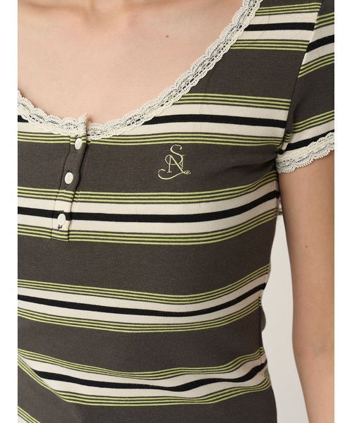 SNIDEL（スナイデル）の「【WEB限定カラーあり】レースデザインヘンリーネックTシャツ（Tシャツ/カットソー・レディース・ダークネイビー/ホワイト/カーキ/ネイビー・F）」の12枚目の写真