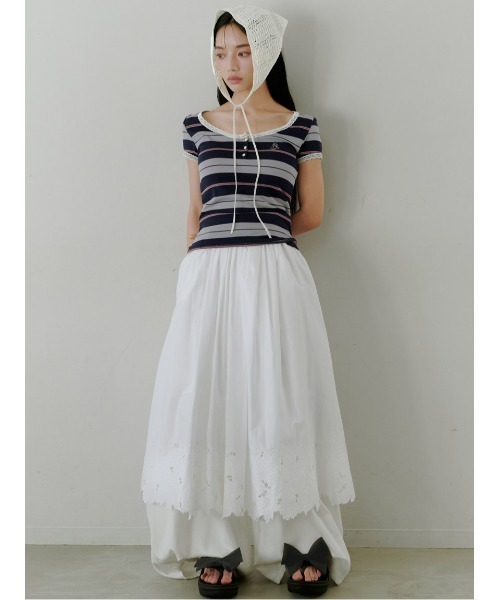 SNIDEL（スナイデル）の「【WEB限定カラーあり】レースデザインヘンリーネックTシャツ（Tシャツ/カットソー・レディース・ダークネイビー/ホワイト/カーキ/ネイビー・F）」の5枚目の写真