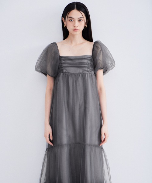 ANDRESD（アンドレスド）の「ボリュームチュールパフスリーブドレス / volume tulle puff sleeve dress（ドレス・レディース・ベージュ/チャコール・S/L/M）」の14枚目の写真