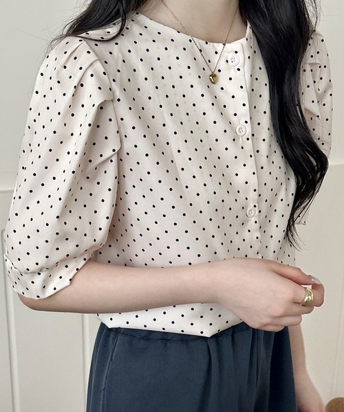 DAY CLOSET（デイ クローゼット）の「【2WAY/ぽわんとしたバルーン袖】半袖 ドット柄 パフスリーブ ブラウス レディース（シャツ/ブラウス・レディース・アイボリー・L/M）」の4枚目の写真