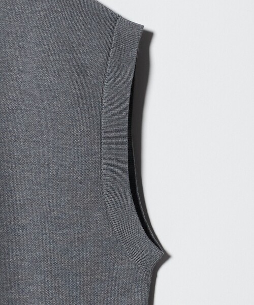 UNITED ARROWS(ユナイテッドアローズ)の「スウェットライク ベスト ‐ウォッシャブル‐(ベスト・レディース・グレー系/ネイビー・FREE)」の7枚目の写真