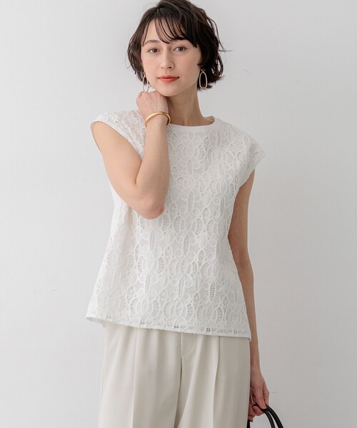 23区 L(ニジュウサンクオオキイサイズ)の「コードエンブロイダリージャージー フレンチスリーブ カットソー(Tシャツ/カットソー・レディース・ブラック系/ダークブラウン系/ベージュ系/ホワイト系・44/46)」の2枚目の写真