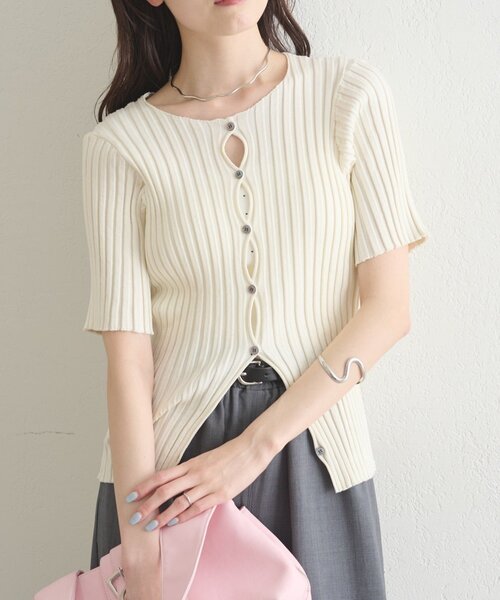 mystic(ミスティック)の「《WEB限定》ラウンドスリット半袖カーディガン(カーディガン/ボレロ・レディース・ブラック/ピンク/イエロー/グリーン/アイボリー・FREE)」の2枚目の写真