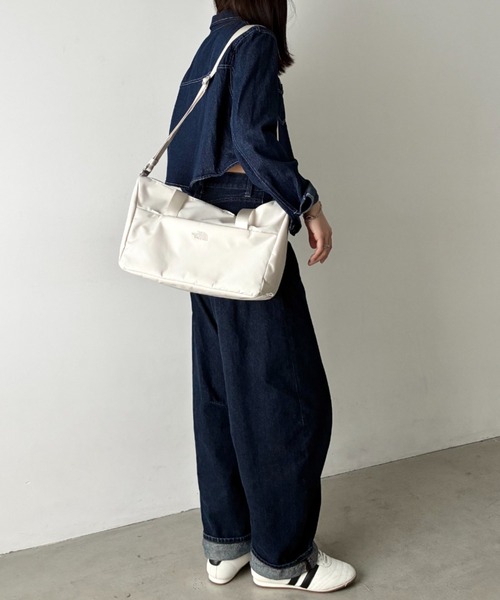 THE NORTH FACE(ザノースフェイス)の「THE NORTH FACE(ザ・ノースフェイス)/軽量 2WAY エスピーダッフルバックスモール ロゴプリント /SP DUFFLE BAG S(ショルダーバッグ・レディース・サンドベージュ/ブラック・FREE)」の8枚目の写真
