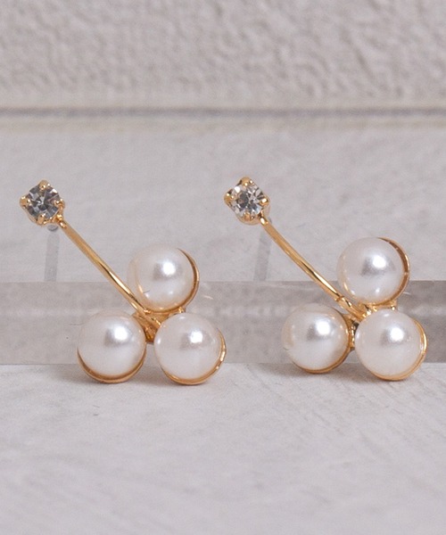 Peony(ピオニー)の「【Peony/ピオニー】パールドロップデザインピアス(ピアス(両耳用)・レディース・シルバー/ゴールド・FREE)」の1枚目の写真