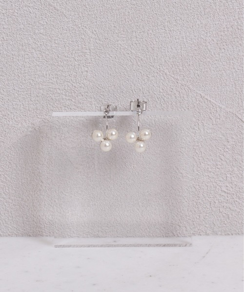 Peony(ピオニー)の「【Peony/ピオニー】パールドロップデザインピアス(ピアス(両耳用)・レディース・シルバー/ゴールド・FREE)」の3枚目の写真