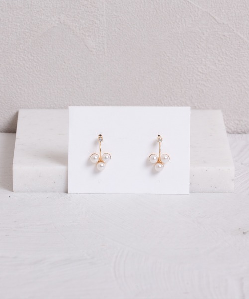 Peony(ピオニー)の「【Peony/ピオニー】パールドロップデザインピアス(ピアス(両耳用)・レディース・シルバー/ゴールド・FREE)」の6枚目の写真