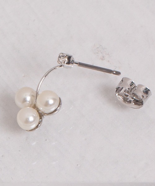 Peony(ピオニー)の「【Peony/ピオニー】パールドロップデザインピアス(ピアス(両耳用)・レディース・シルバー/ゴールド・FREE)」の18枚目の写真