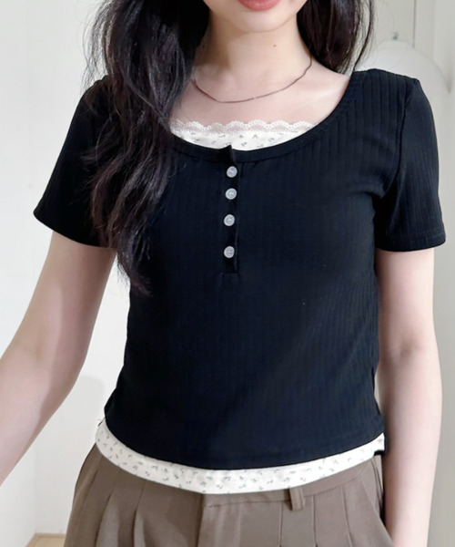 Ada.(エイダ)の「ヘンリーネックデザイン 小花柄レイヤード ショート丈カットソー(Tシャツ/カットソー・レディース・ブルー/ブラック/アイボリー・FREE)」の15枚目の写真