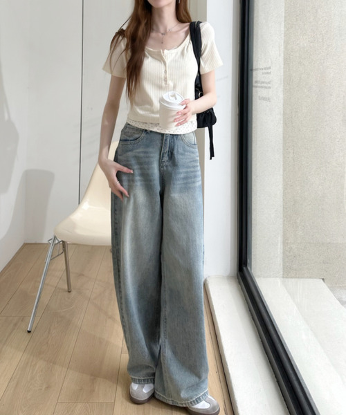 Ada.(エイダ)の「ヘンリーネックデザイン 小花柄レイヤード ショート丈カットソー(Tシャツ/カットソー・レディース・ブルー/ブラック/アイボリー・FREE)」の9枚目の写真
