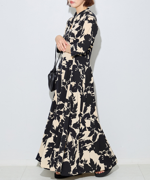 journal standard L'essage(ジャーナルスタンダードレサージュ)の「別注【LUSANA / ルサーナ】CARL MAXI DRESS:ワンピース(ワンピース・レディース・オートミール・SMALL)」の1枚目の写真