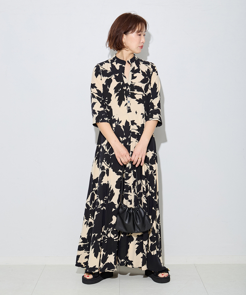 journal standard L'essage(ジャーナルスタンダードレサージュ)の「別注【LUSANA / ルサーナ】CARL MAXI DRESS:ワンピース(ワンピース・レディース・オートミール・SMALL)」の2枚目の写真