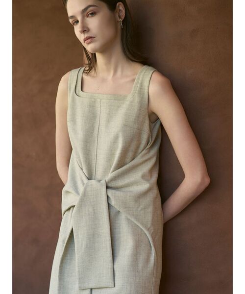 ELENDEEK(エレンディーク)の「WAIST KNOT OP(ワンピース・レディース・イエロー/ブラウン・2/1)」の1枚目の写真