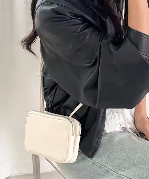 ammy.(エイミードット)の「【 elint 】 スムース ダブルジップ ミニ ショルダーバッグ(ショルダーバッグ・レディース・レッド/ホワイト/ブラック・FREE)」の4枚目の写真