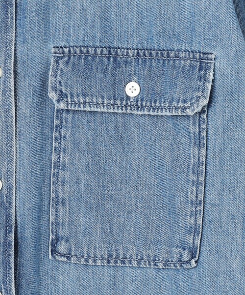 23区 L(ニジュウサンクオオキイサイズ)の「LIGHT DENIM クロップド シャツ(シャツ/ブラウス・レディース・スカイブルー系/ダルブルー系・44/46)」の16枚目の写真