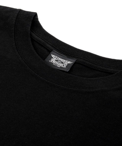 LEATHERS AND TREASURES(レザーズアンドトレジャーズ)の「「LEATHERS AND TREASURES/レザーズアンドトレジャーズ」 ビッグシルエットTシャツ(半袖)/ LT カレッジロゴ (ブラック/レッド/6.2oz)(Tシャツ/カットソー・メンズ・ブラック・LARGE/MEDIUM)」の6枚目の写真
