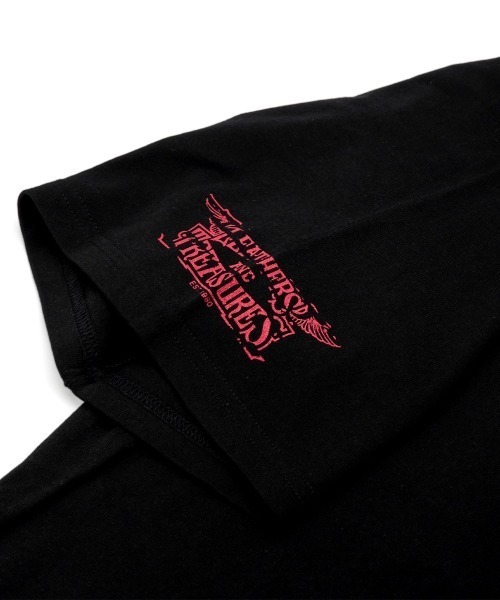 LEATHERS AND TREASURES(レザーズアンドトレジャーズ)の「「LEATHERS AND TREASURES/レザーズアンドトレジャーズ」 ビッグシルエットTシャツ(半袖)/ LT カレッジロゴ (ブラック/レッド/6.2oz)(Tシャツ/カットソー・メンズ・ブラック・LARGE/MEDIUM)」の8枚目の写真