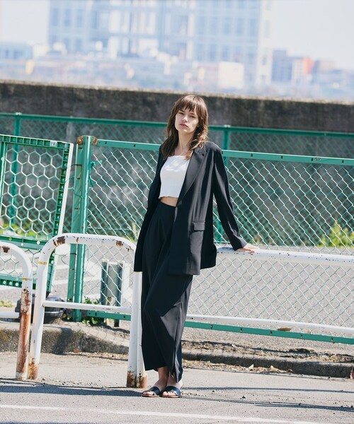 uncrave（アンクレイヴ）の「クールタッチツイル Iラインスカート（スカート・レディース・グレー系/ベージュ系/ブラック系・2/1/0）」の4枚目の写真