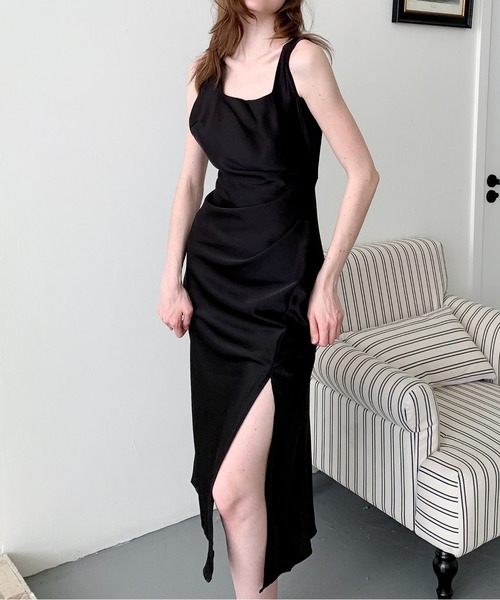 Jasmine Grandiflorum（ジャスミングランディフローラム）の「【Jasmine】フロントスリットロングサテンワンピース（ワンピース・レディース・ピンク/ブラック・MEDIUM/SMALL）」の7枚目の写真