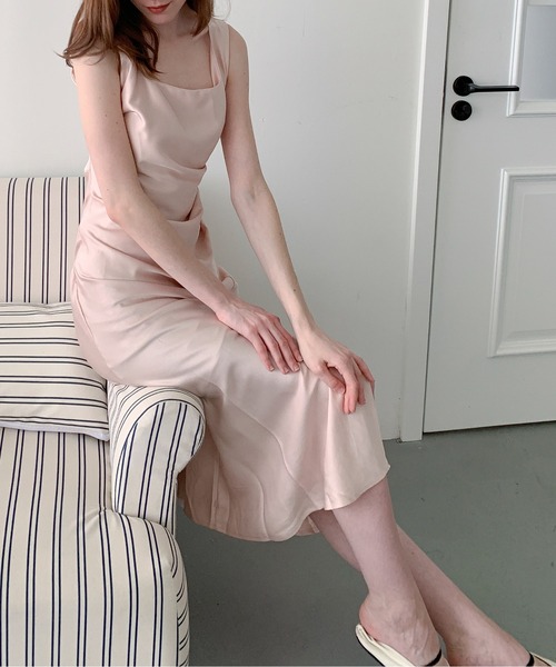 Jasmine Grandiflorum（ジャスミングランディフローラム）の「【Jasmine】フロントスリットロングサテンワンピース（ワンピース・レディース・ピンク/ブラック・MEDIUM/SMALL）」の12枚目の写真