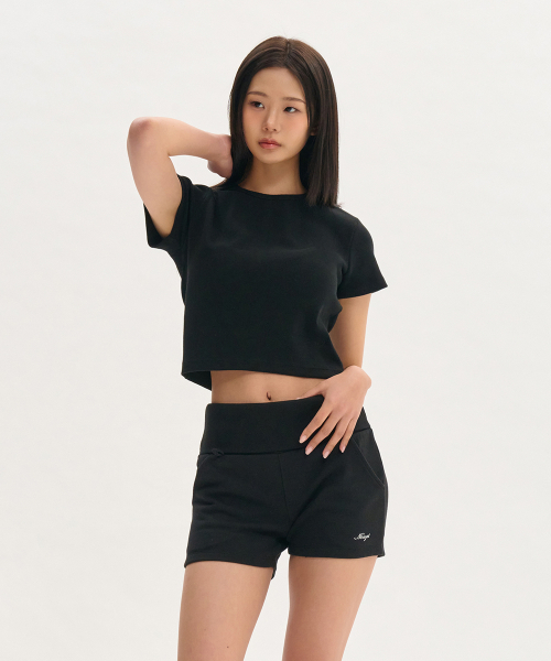 NINEZ(ナインゼット)の「シグネチャースリムクロップ半袖Tシャツ (2カラー)(Tシャツ/カットソー・レディース・ブラック/ホワイト・SMALL/MEDIUM)」の4枚目の写真