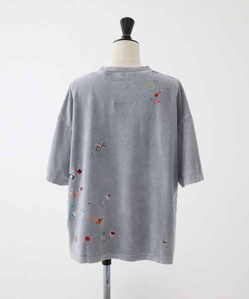 Maison MIHARA YASUHIRO（メゾンミハラヤスヒロ）の「【MIHARA YASUHIRO/ミハラヤスヒロ】BLEACHED KIDS STICKER TEE/ブリーチキッズステッカーT/ウォッシャブル（Tシャツ/カットソー・レディース・ブラック/グレー・38）」の10枚目の写真