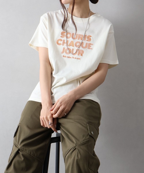 SpRay(スプレイ)の「ラインロゴ刺繍 Tシャツ(Tシャツ/カットソー・レディース・ブラウン/チャコールグレー/オフホワイト/ブラック/アイボリー・FREE)」の22枚目の写真