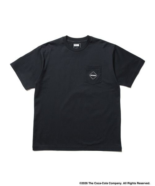 F.C.Real Bristol(エフシーレアルブリストル)の「Coca-Cola GLOBE LOGO EMBLEM POCKET TEE(Tシャツ/カットソー・メンズ・ネイビー/ブラック/オレンジ/ホワイト・MEDIUM/SMALL/XX-LARGE/X-LARGE/LARGE)」の10枚目の写真