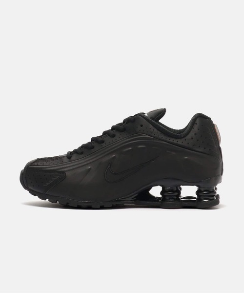 NIKE(ナイキ)の「NIKE W SHOX R4 AR3565-004(スニーカー・レディース・ブラック・25cm/24.5cm/24cm/23.5cm/23cm)」の1枚目の写真