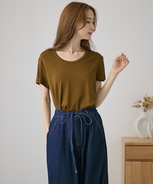 DAYRA(デイラ)の「無地 半袖 ラウンドネック Tシャツ トップス(Tシャツ/カットソー・レディース・ホワイト/チャコールグレー/ブラック/ベージュ/オリーブ/ピンク・FREE)」の5枚目の写真