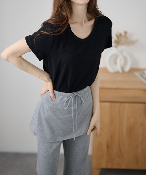 DAYRA(デイラ)の「無地 半袖 ラウンドネック Tシャツ トップス(Tシャツ/カットソー・レディース・ホワイト/チャコールグレー/ブラック/ベージュ/オリーブ/ピンク・FREE)」の9枚目の写真