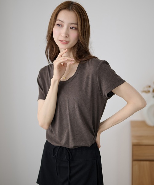DAYRA(デイラ)の「無地 半袖 ラウンドネック Tシャツ トップス(Tシャツ/カットソー・レディース・ホワイト/チャコールグレー/ブラック/ベージュ/オリーブ/ピンク・FREE)」の15枚目の写真