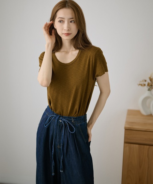 DAYRA(デイラ)の「無地 半袖 ラウンドネック Tシャツ トップス(Tシャツ/カットソー・レディース・ホワイト/チャコールグレー/ブラック/ベージュ/オリーブ/ピンク・FREE)」の19枚目の写真