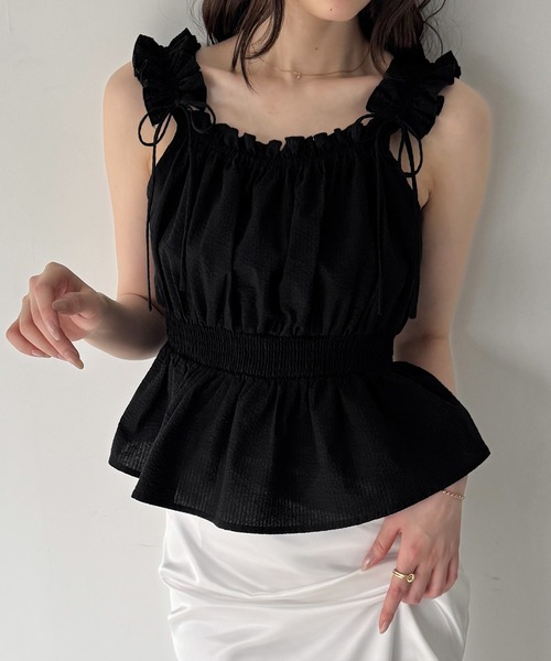 junoah(ジュノア)の「シャーリングフリルペプラムブラウス(裏地なし)(シャツ/ブラウス・レディース・ブラック/ホワイト/ブルー・SMALL/LARGE/MEDIUM)」の8枚目の写真