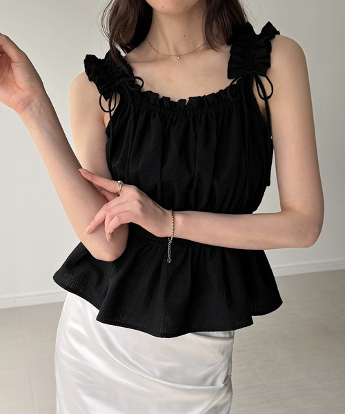 junoah(ジュノア)の「シャーリングフリルペプラムブラウス(裏地なし)(シャツ/ブラウス・レディース・ブラック/ホワイト/ブルー・SMALL/LARGE/MEDIUM)」の10枚目の写真