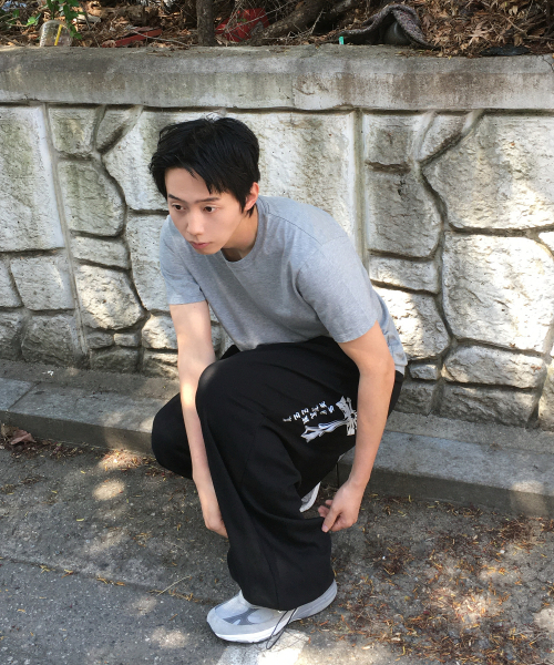 FUZZY SCAN（ファジスキャン）の「ゴシックラインクロスカーブバルーンパンツメランジ（スウェットパンツ・レディース・ライトグレー・ONE SIZE/TWO）」の3枚目の写真